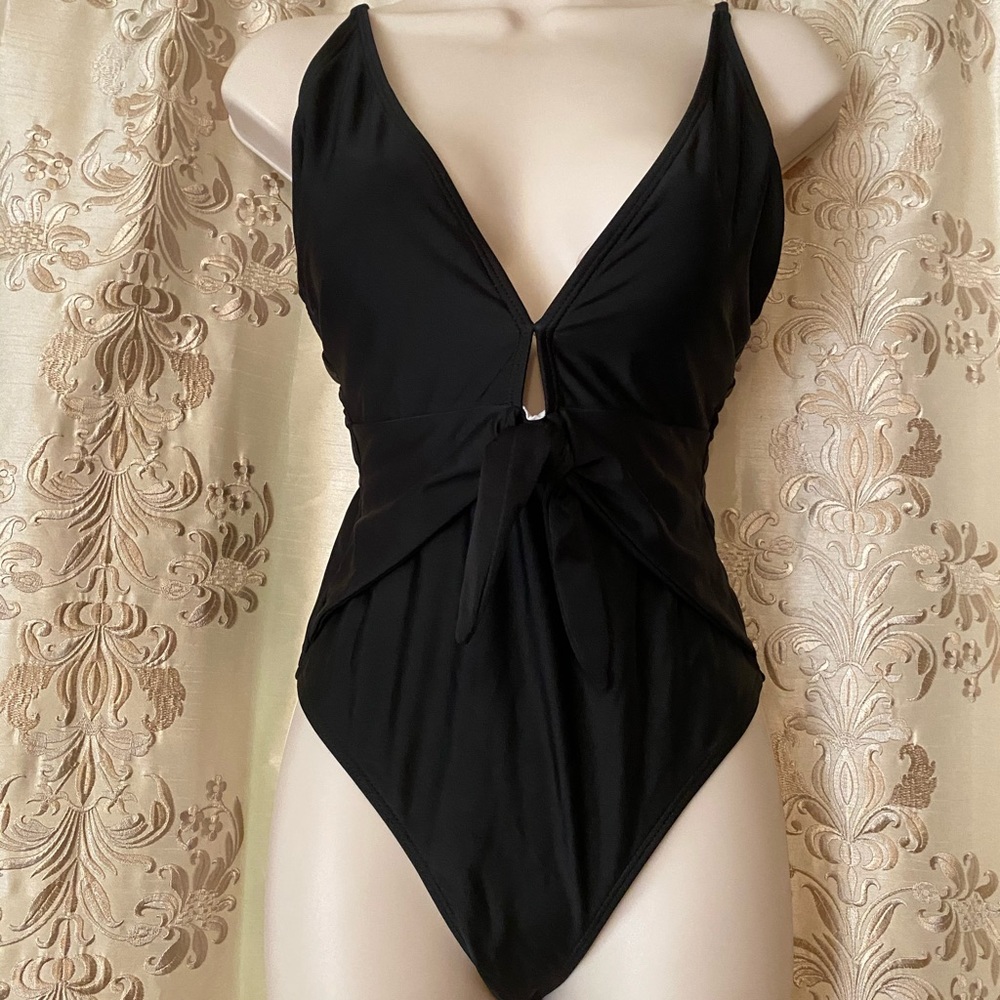 Chic Sexy Marilyn deep v one-piece knot front